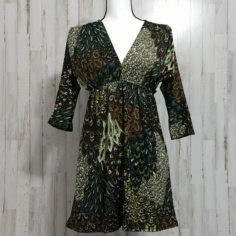 hypnotized Green Paisley Design Petite Tun…